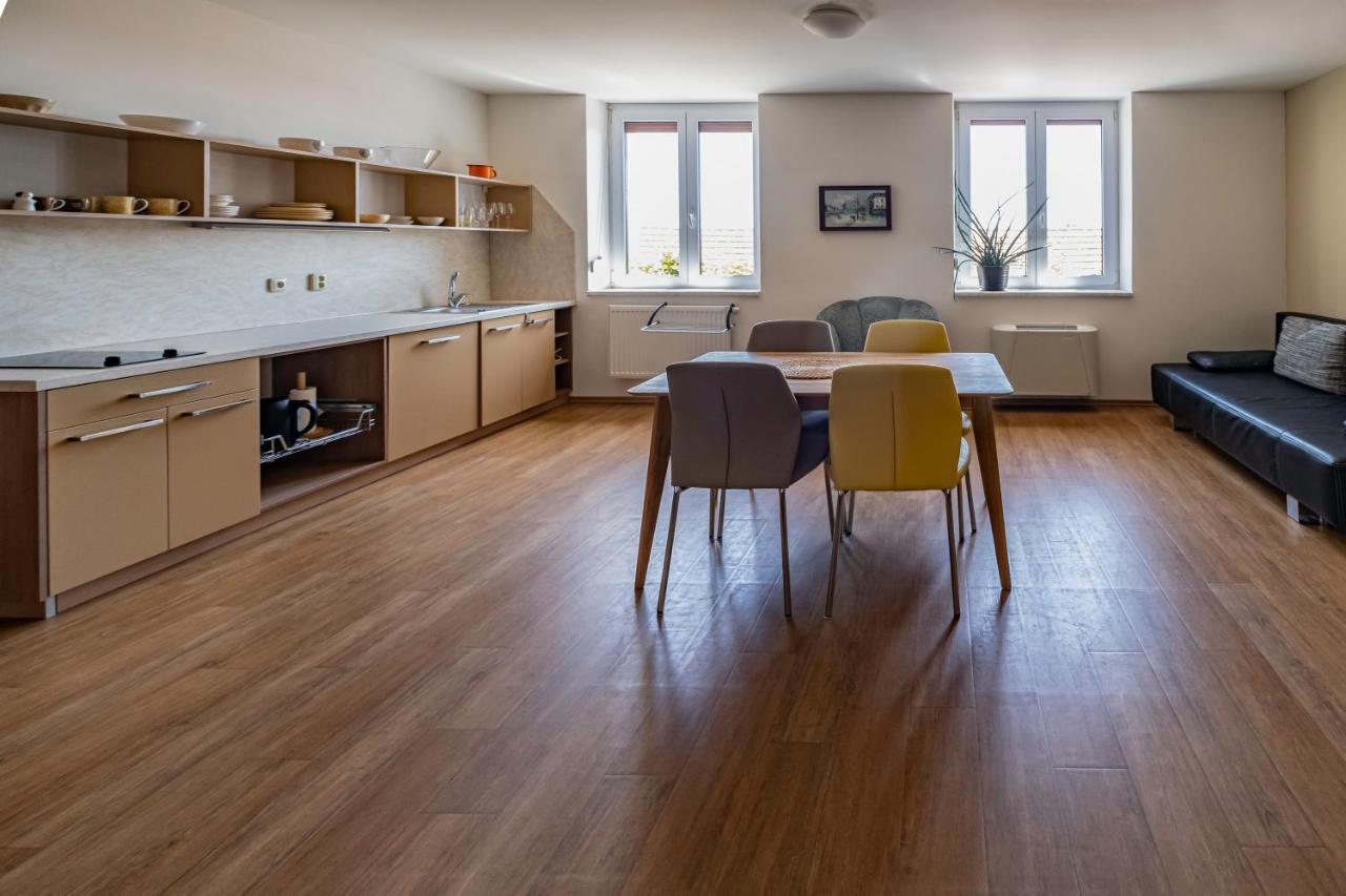 מיקולוב Apartmany Gulliver מראה חיצוני תמונה