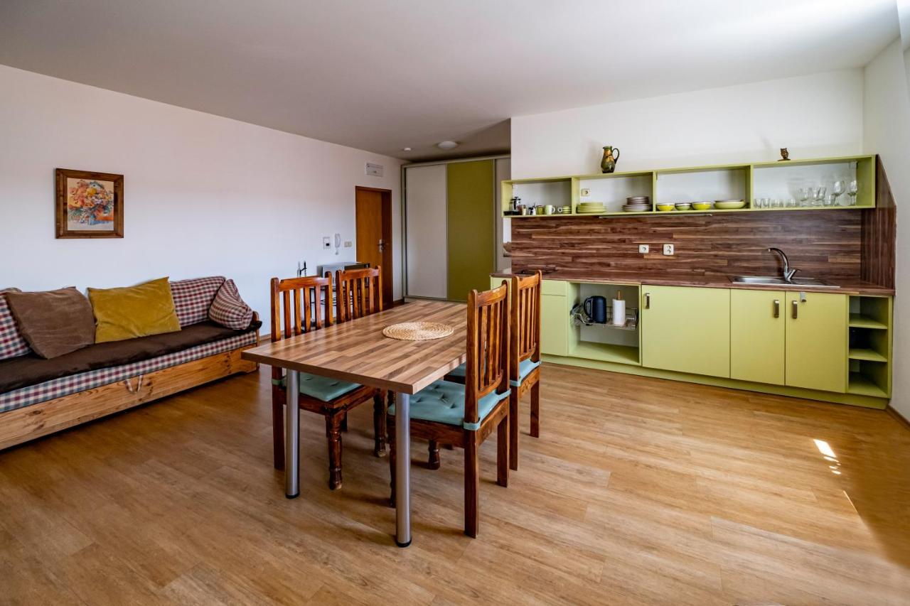 מיקולוב Apartmany Gulliver מראה חיצוני תמונה